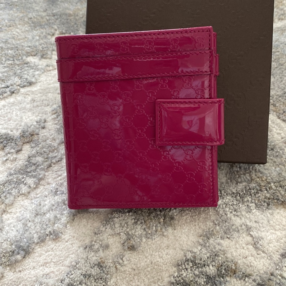 Nib Gucci Microguccissima Pattern Patent Wallet - image 4